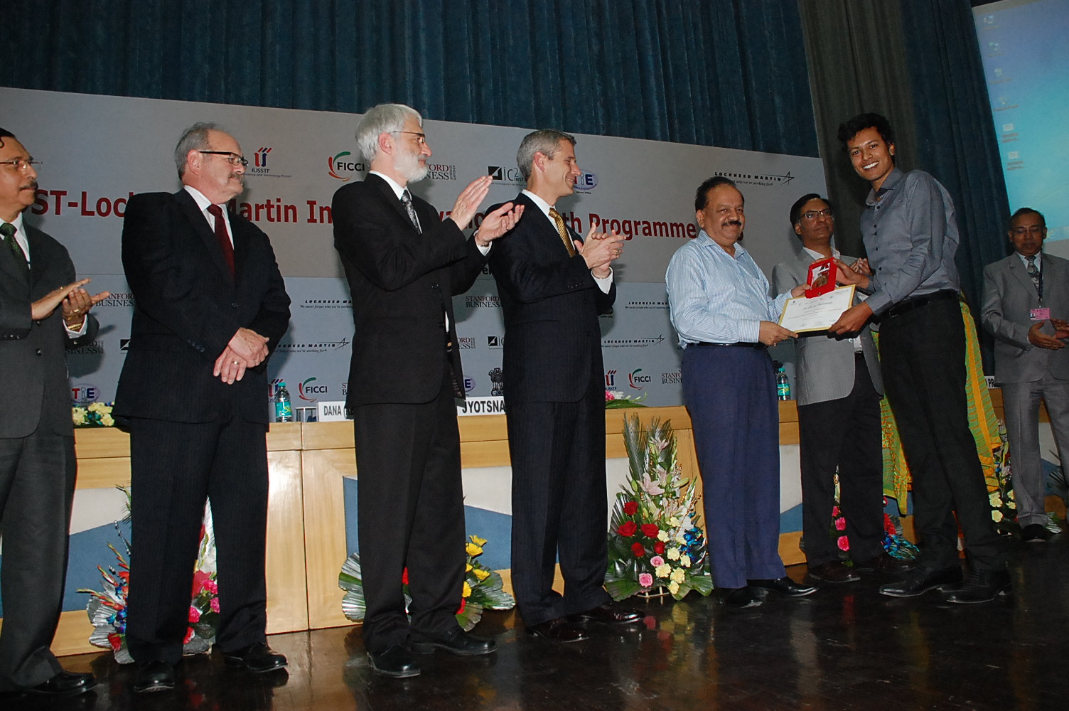 Lockheed Martin, Stanford GSB, Univ of Texas IC2, FICCI, USSTF copresenting the award